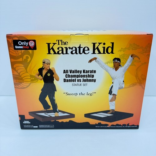 The karate kid statua - karate,
